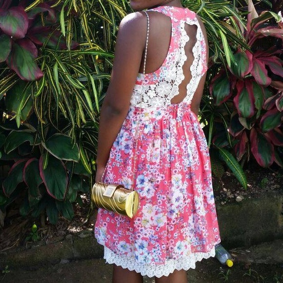 Floral, Flare Dress w/ Open Back & Embroidery. - Picture 5 of 5